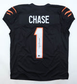 Ja'Marr Chase - Autographed Cincinnati Bengals Football Custom Jersey - PSA